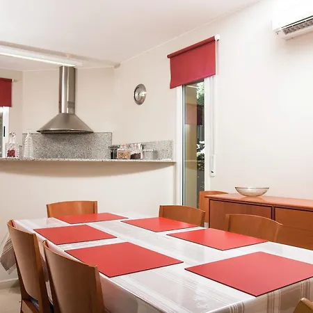 Modern In Les Corts With Pool * L' Escala