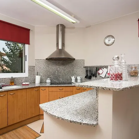 Villa Modern Villa In Les Corts With Pool