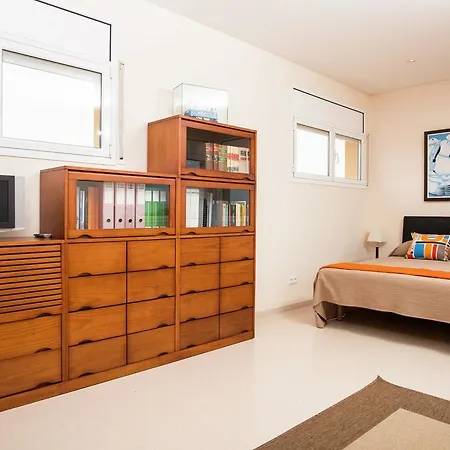 Modern In Les Corts With Pool *