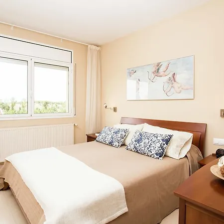 Modern In Les Corts With Pool